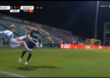 (Video) Momento controverso entre Gyökeres e jogador de Rio ave dá de falar