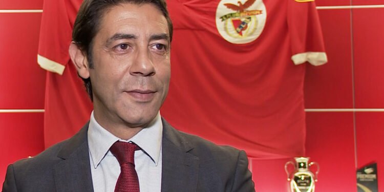Benfica faz queixa a CD contra treinador do Sporting