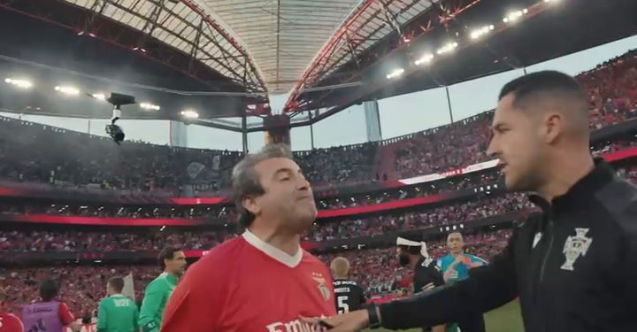 As imagens do adepto do Benfica que tentou agredir João Pinheiro