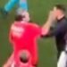 (Video) Adepto do Benfica que invadiu o campo tentou agredir o 4º árbitro Gustavo Correia após Benfica-Sporting