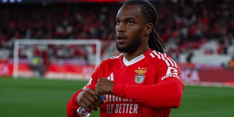 Renato Sanches atira garrafa de água com violência contra adeptos do SC Braga