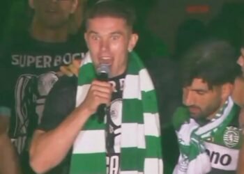 (Video) Momento épico dos festejos de Viktor Gyökeres que é viral