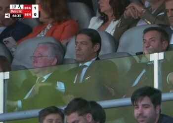 A reação do Rui Costa com bicampeão dá muito que falar