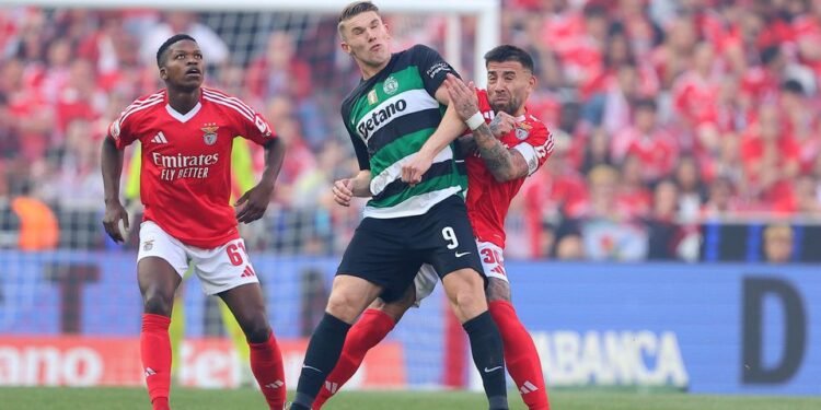 O lance que João Pinheiro anulou o golo de Sporting corre o mundo