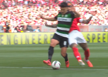 (Video) Sporting ficou a pedir grande penalidade nesse lance mas João Pinheiro ignorou…
