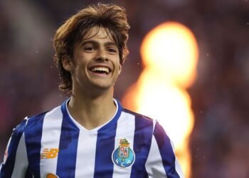 Rodrigo Mora supera Gyökeres e Pavlidis e é eleito o melhor jogador no…