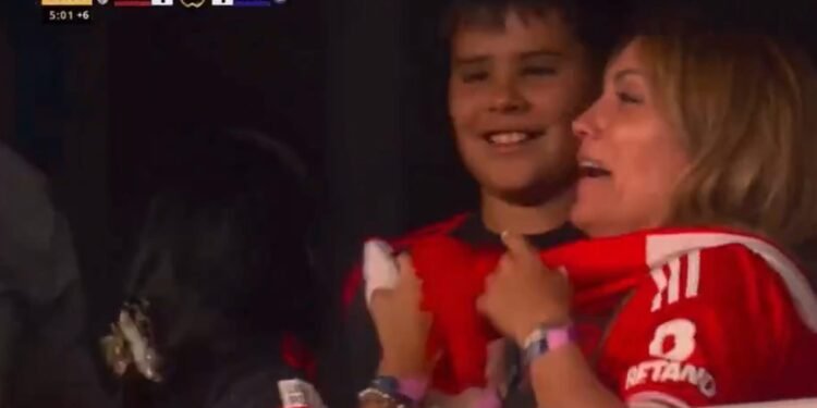 (Video) mulher de Di Maria vai a loucura após Di Maria marcar o seu último golo pelo Benfica