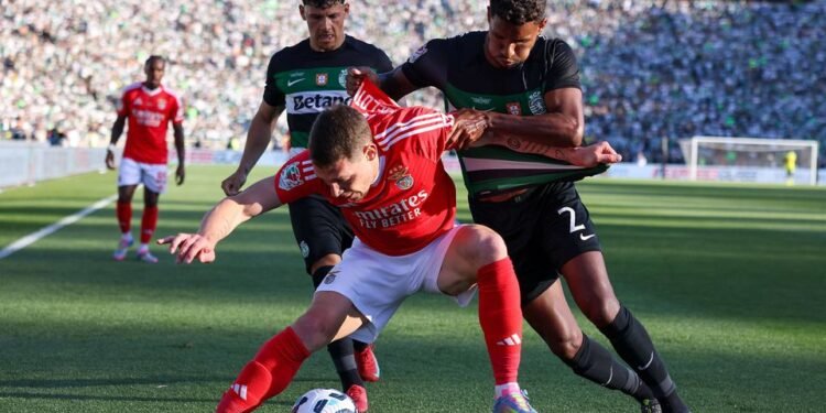 Conhecido o castigo ao Benfica e Sporting após a confusão da taça de Portugal