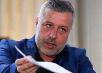 César Boaventura reage ao chumbo do orçamento do Benfica com arraso