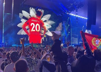 Os Muse com homenagem arrepiante a Diogo Jota