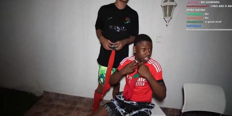 VÍDEO: amigo de Cristianinho obrigado a despir camisola do Benfica em casa de Ronaldo