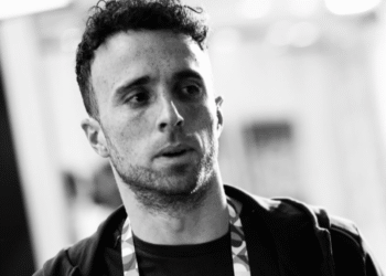 Homenagem de peso a Diogo Jota! Paços de Ferreira nomeia bancada com o nome do jogador