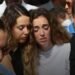 (Video) arrepiante: Mulher de Diogo Jota destroçada agarra o caixão e não quer deixar