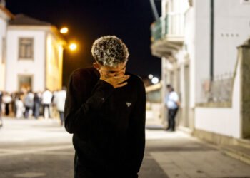 Após trocar o funeral por festas – Luís Dias aparece na missa do 7° dia e reagiu assim a morte do Diogo Costa