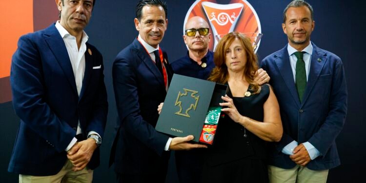 Pais de Diogo Jota voltam ao estádio após um mês da morte do Diogo Jota