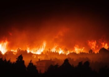 Última hora: Bombeiros ficaram feridos no combate ao fogo em Ponte da Barca