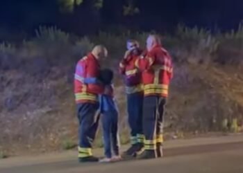 No meio das chamas, o abraço de uma criança que emocionou os bombeiros na Pampilhosa da Serra