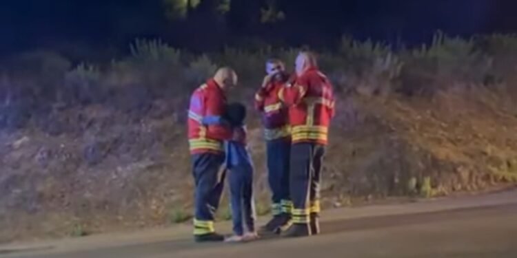 No meio das chamas, o abraço de uma criança que emocionou os bombeiros na Pampilhosa da Serra