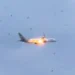 Avião com 273 passageiros incendeia-se durante voo
