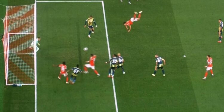 (VÍDEO) Os golos do jogo entre o Benfica e o Fenerbahçe