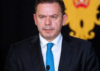 Luís Montenegro arrasado