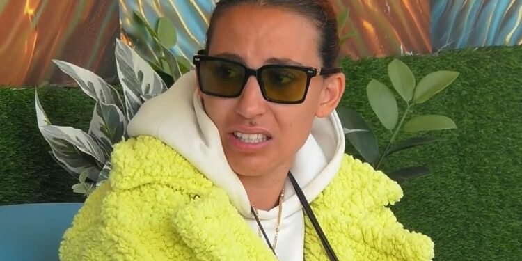 Catarina Miranda desaba em lágrimas com Afonso após discussão com Jéssica Vieira