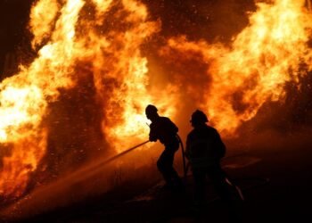 Reacendimento de fogo no Piodão obriga a corte da A23 e N18