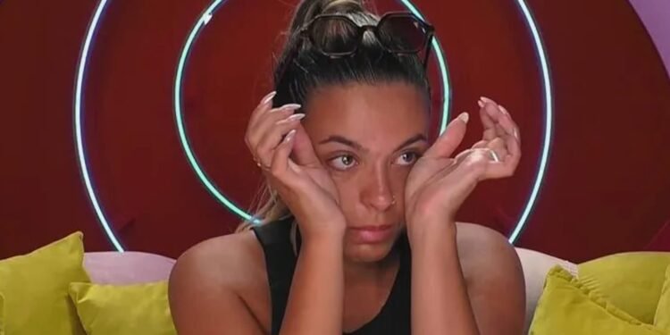 Jéssica Vieira em lágrimas após a saída da Daniela Santos do Bigbrother