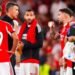 Otamendi confronta Bruno Lage após a derrota do Benfica