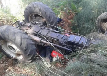 Homem de 82 anos morre após despiste de trator em Castelo Branco