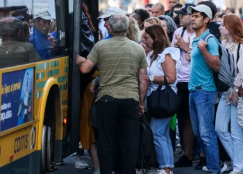 “Houve uma senhora pisada no chão”: greve no Metro gera caos em Lisboa