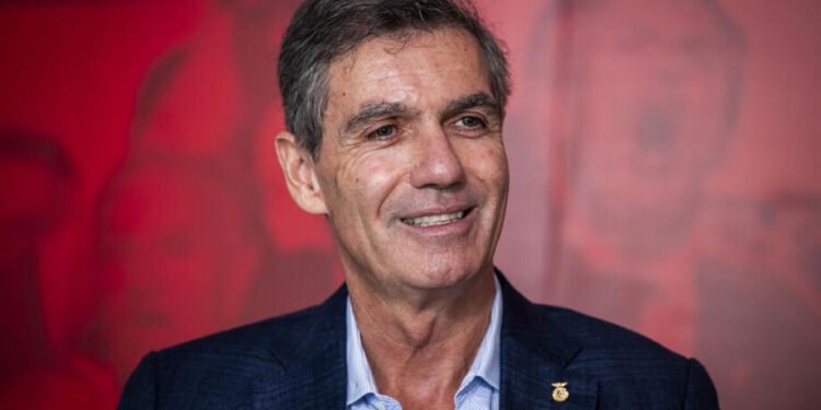 Noronha Lopes promete luta a Rui Costa: «Quase 60% dos benfiquistas não se reveem no rumo que o clube está a tomar»
