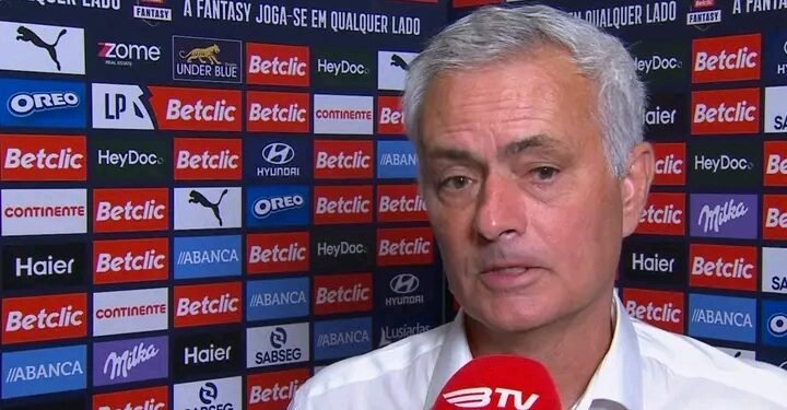 Mourinho critica árbitro e VAR e acrescenta: “O que aconteceu ontem e na semana passada…”