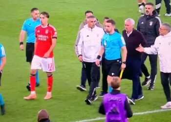 Revelado o que disse o Mário Branco ao árbitro após empate do Benfica contra Casa Pia
