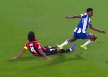 Video: O lance que deu no penálti do FC Porto contra o Nice dá muito que falar