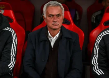 José Mourinho: “O jogo estava morto. Depois o árbitro e o VAR decidiram reabri-lo”