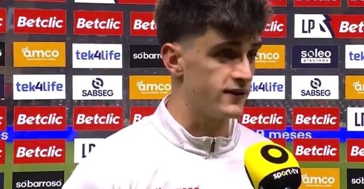 Pau Victor reclamou um penálti contra o Benfica “se eu disser o que penso, sou castigado”