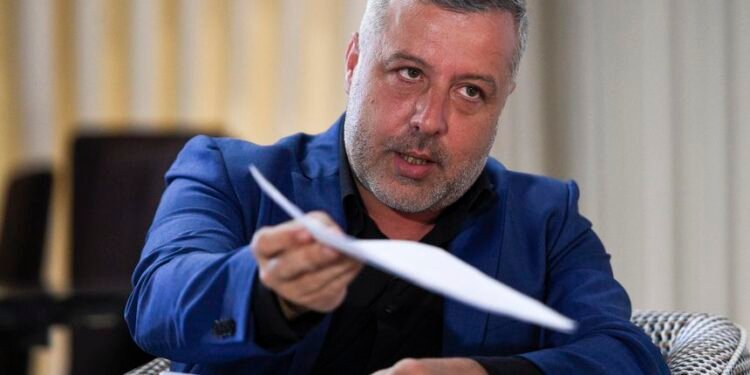 César Boaventura arrasa João Pinheiro após pênalti favorável ao Sporting “há um manto verde”