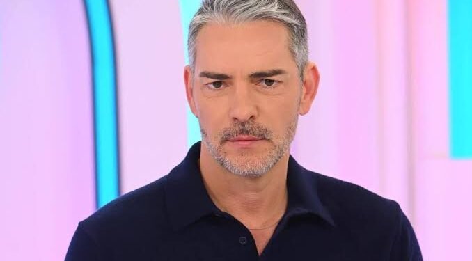 Cláudio Ramos revela que foi alvo de ‘bullying’ na SIC por ser homossexual e ameaçou deixar a estação