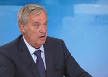 Miguel Sousa Tavares antecipa segunda volta entre os candidatos que menos arriscaram