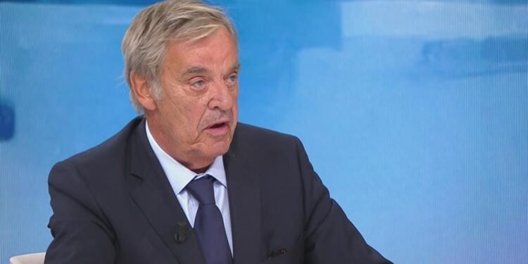 Miguel Sousa Tavares antecipa segunda volta entre os candidatos que menos arriscaram