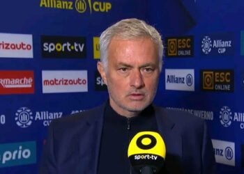 José Mourinho arrasa João Pinheiro pela derrota do Benfica