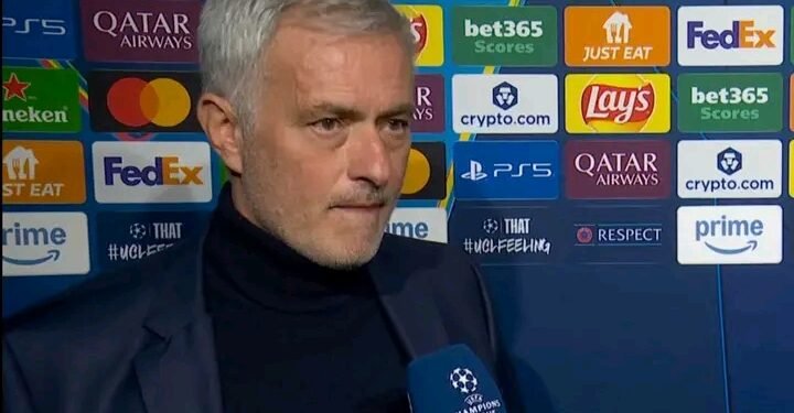 A justificativa de José Mourinho pela derrota do Benfica na liga dos campeões dá muito que falar