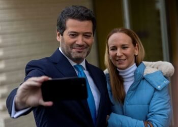 Medo e Ameaças Mudam Vida de André Ventura: Retirada da Companheira e Sonho da Paternidade em Suspenso