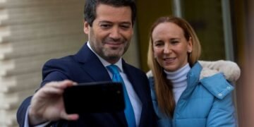 Medo e Ameaças Mudam Vida de André Ventura: Retirada da Companheira e Sonho da Paternidade em Suspenso