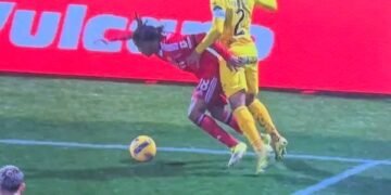 O lance do penálti anulado ao Benfica após consulta do VAR já corre o mundo