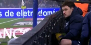 Apanha-bolas do FC Porto esconderam a bola para atrasar o jogo e deram-se mal