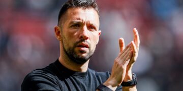 Farioli: «Do relvado deu a sensação que era penálti»