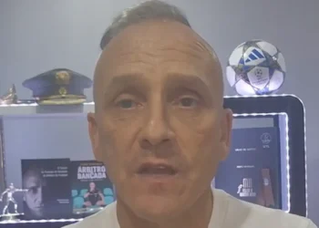 «Não há infração, merecia intervenção do VAR para anular o penálti»