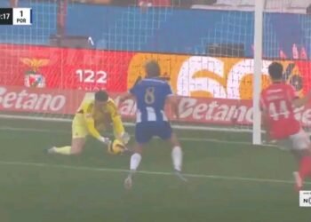 VÍDEO: Frango de Trubin contra o FC Porto corre mundo